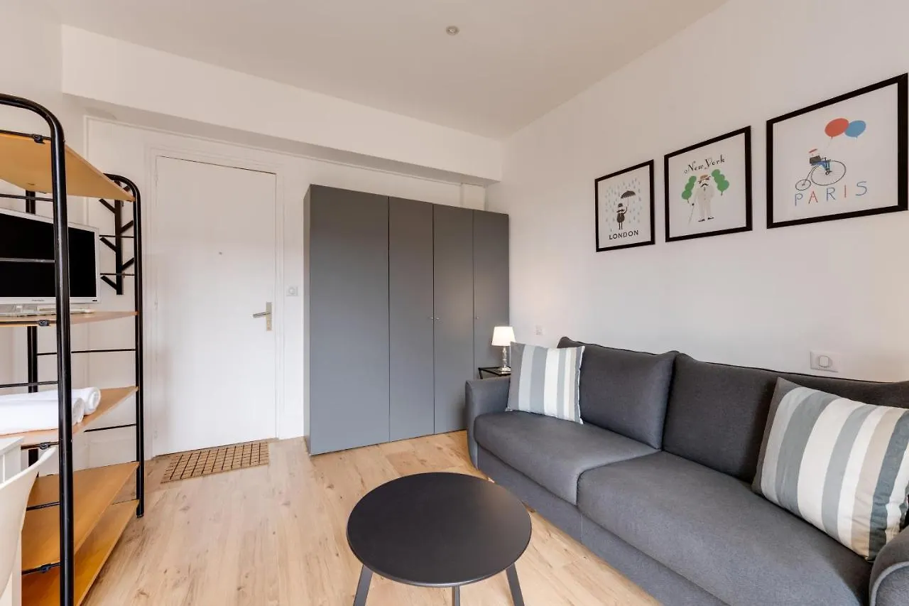 Apartment Le Mont Blanc - Charming T1 Ideal For 2 People With Balcony Annecy