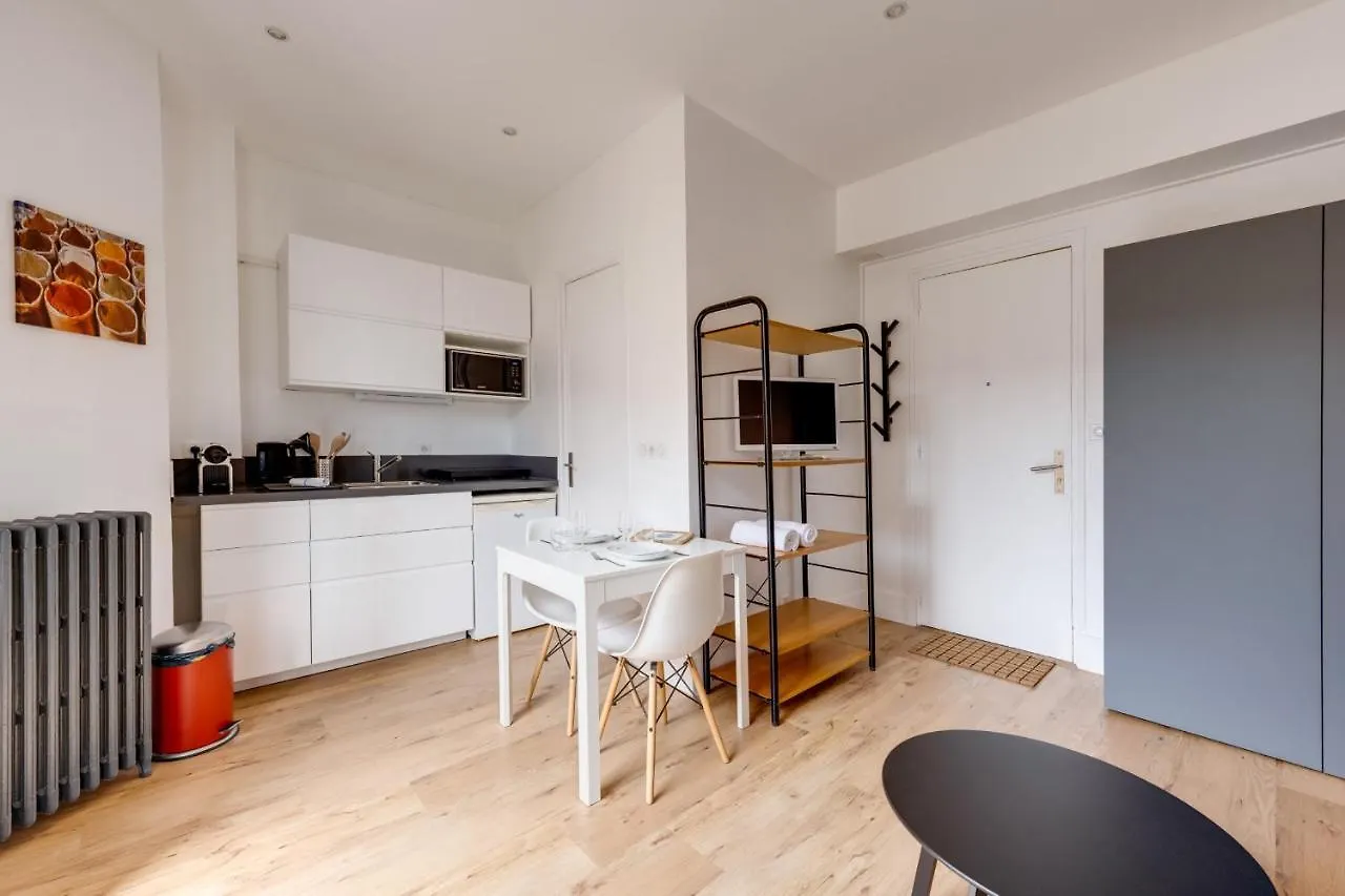 Le Mont Blanc - Charming T1 Ideal For 2 People With Balcony Annecy France