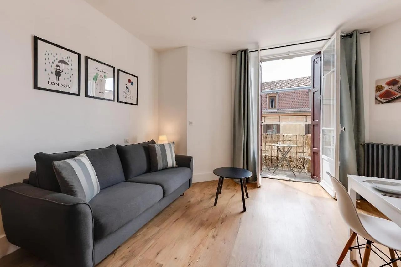 Le Mont Blanc - Charming T1 Ideal For 2 People With Balcony location