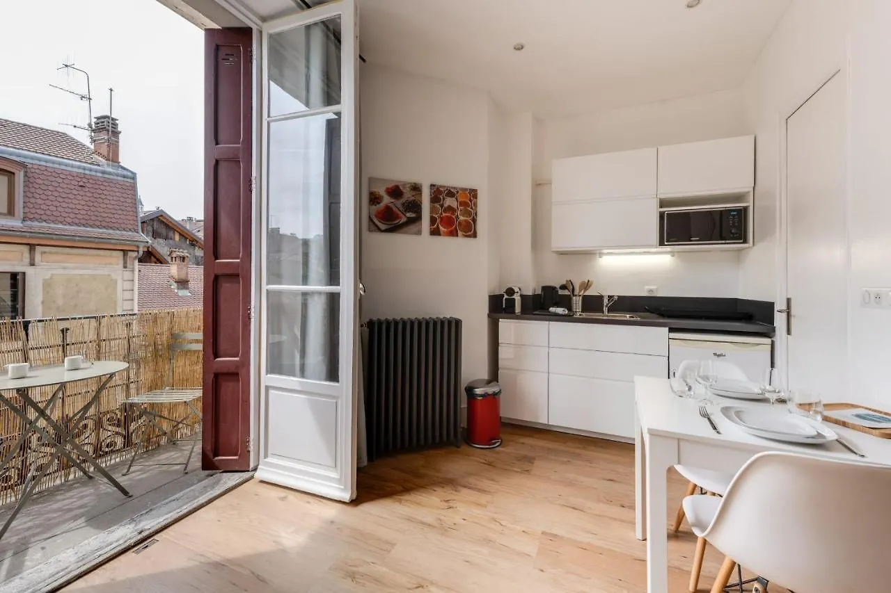Apartment Le Mont Blanc - Charming T1 Ideal For 2 People With Balcony Annecy